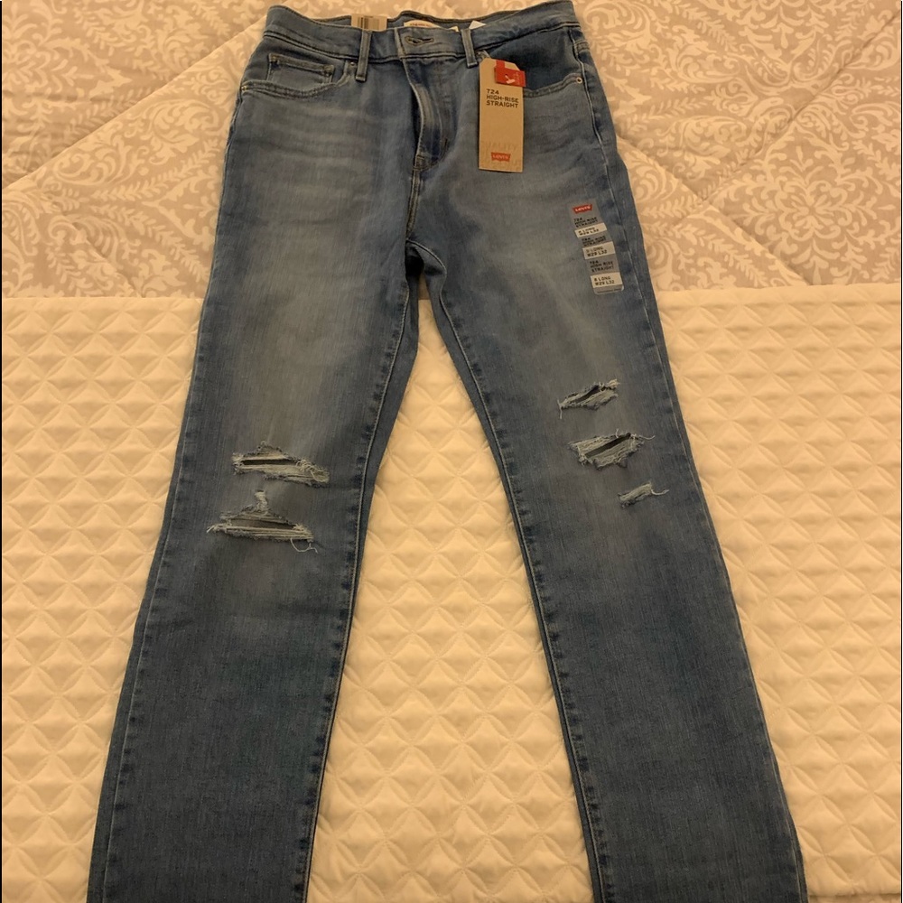 Levi’s 724 high-rise straight light wash jeans